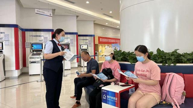 浦发银行郑州分行开展普及金融知识万里行系列活动 金融 行业新闻 第1张