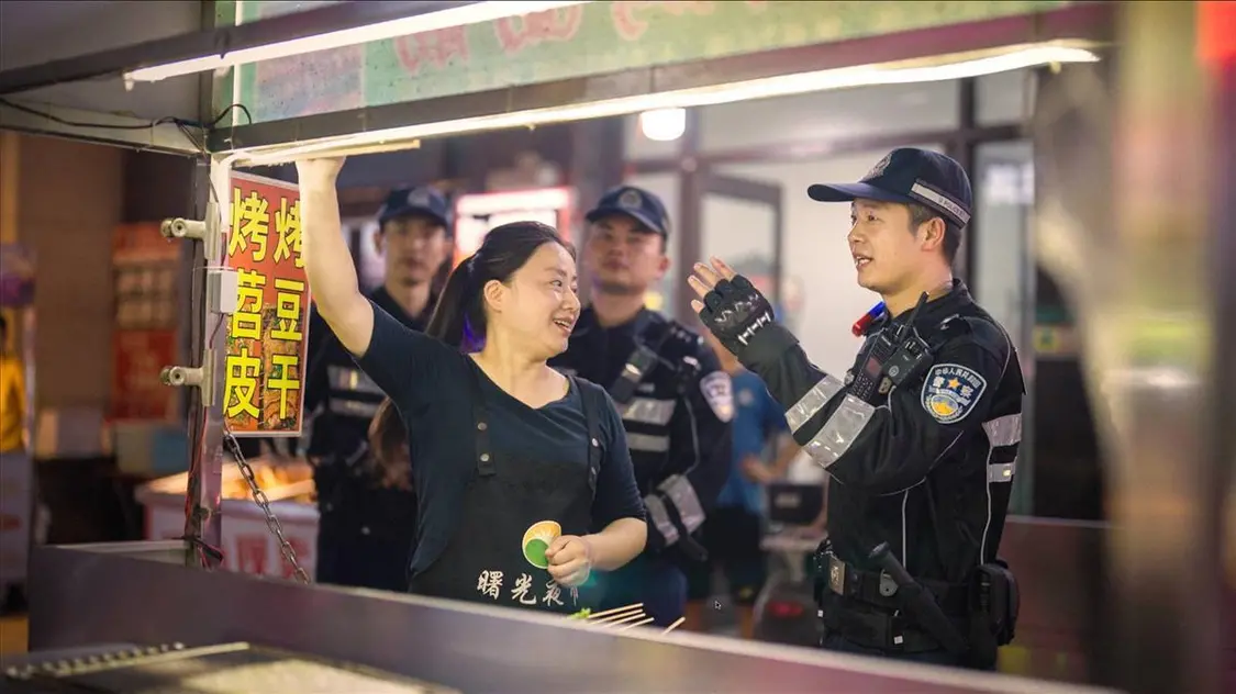 守护“夜经济”“烟火气”！武汉东湖高新警方开展夏季行动 违法犯罪 东湖高新 行业新闻 第2张