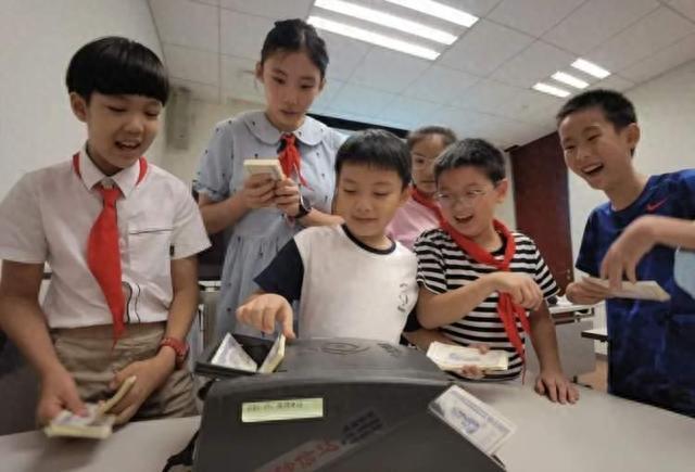 在银行上班是种什么样的体验？普陀“小小银行家”来告诉你…… 小小银行家 银行 行业新闻 第6张