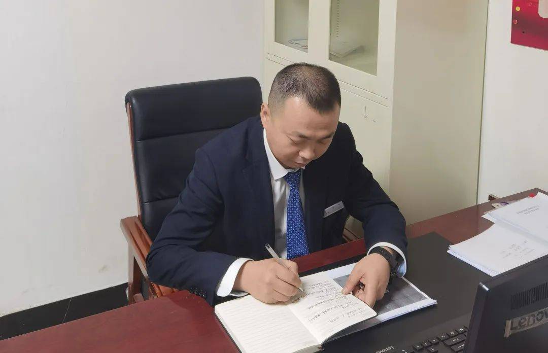 【榜样力量】忻州农商银行优秀个人事迹展出（综合柜员篇） 农商 银行柜员 综合柜员 行业新闻 第2张
