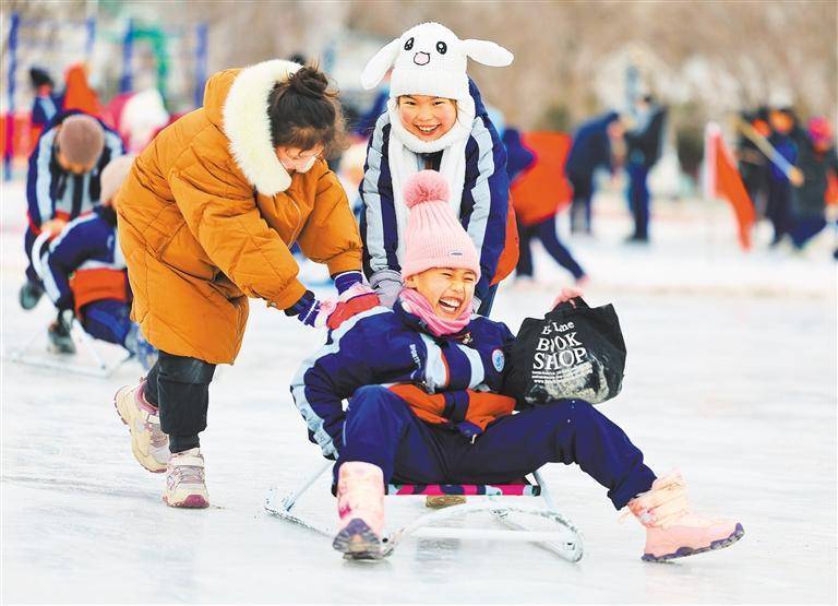 冰雪经济活力足 可可托海 阿勒泰 冰雪运动 行业新闻 第1张