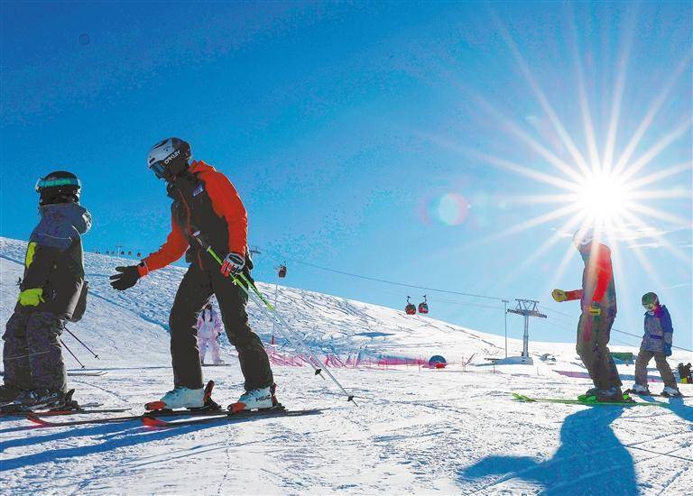 冰雪经济活力足 可可托海 阿勒泰 冰雪运动 行业新闻 第2张